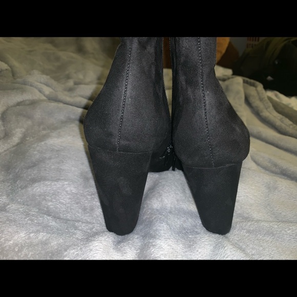 3.5 inch hills BCBG Paris boots - Picture 4 of 8